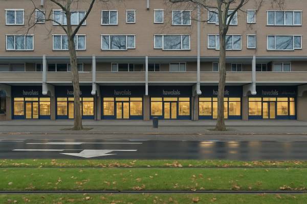 Winkelruimte Burgemeester van Walsumweg 722- 726 Rotterdam