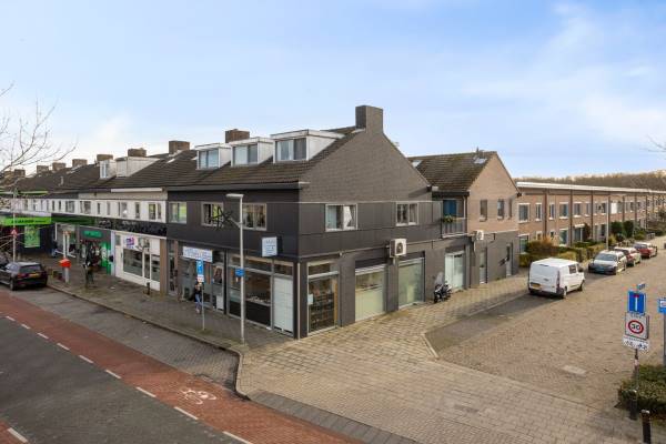 Winkelruimte Burgemeester van Houtplein 45 Vlijmen