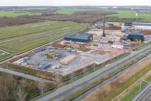 Verhard buitenterrein Parallelweg West 83 Culemborg