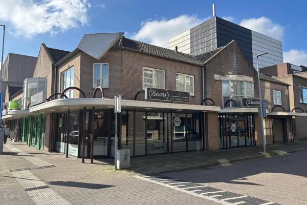 Winkelruimte Kastanjeweg 161- 165 Uden