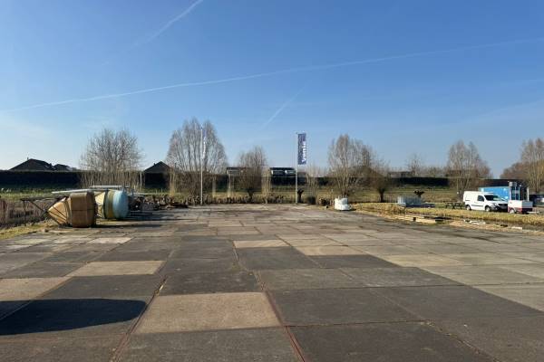 Verhard buitenterrein &#39;s-Gravenweg 312 Nieuwerkerk aan den IJssel