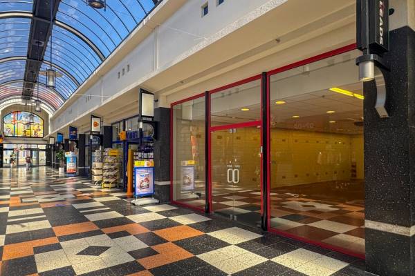 Winkelruimte Winkler Prins Passage 11 Veendam