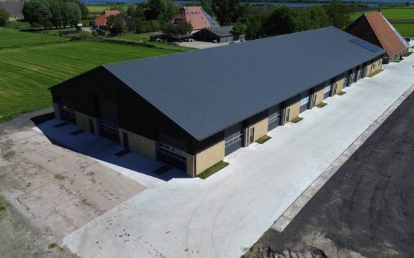 Bedrijfsruimte Straatweg 29 Follega