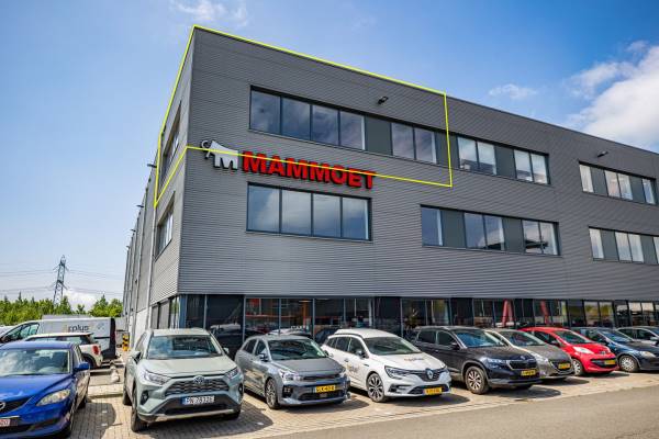 Verhard buitenterrein Innovatieweg 2 Hoek