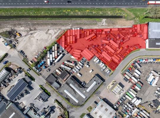 Verhard buitenterrein Ambachtstraat 6 Meerkerk