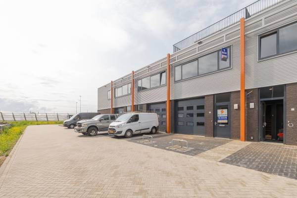Bedrijfsruimte Cilinderweg 67 Roelofarendsveen