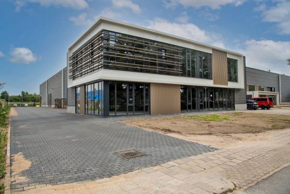 Bedrijfsruimte C&#233;sar Franckstraat 7a1 tm 7a16 Almelo