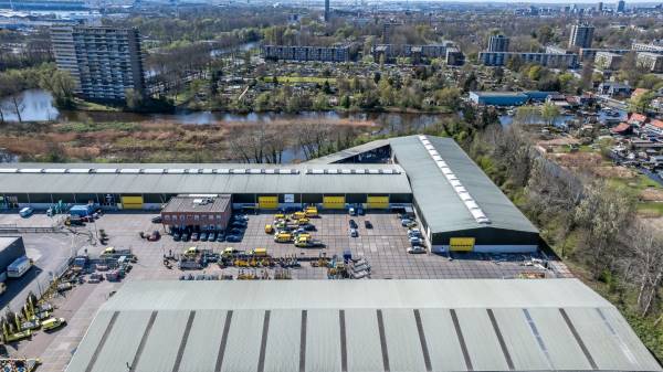 Bedrijfsruimte Ambacht 4 Oostzaan