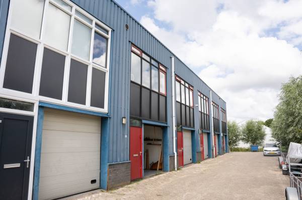 Bedrijfsruimte Ambachtshof 32 Pijnacker