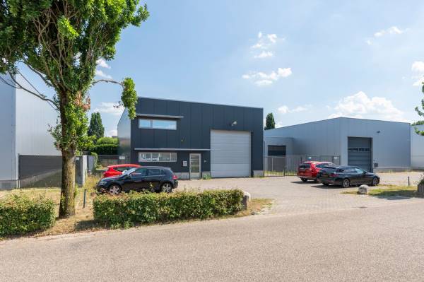 Bedrijfsruimte Burgemeester van Meeuwenstraat 25 Beek (LI)