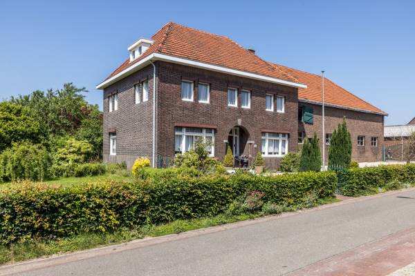 Agrarisch bedrijf Gerendalsweg 12 Scheulder