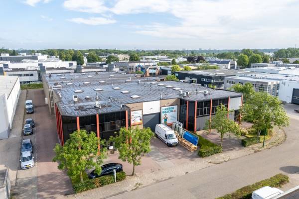 Bedrijfsruimte Wilgenkade 1 Houten