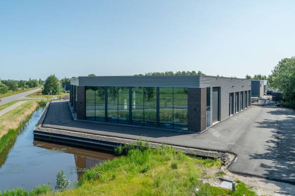 Bedrijfsruimte Roazeloane 79 De Westereen