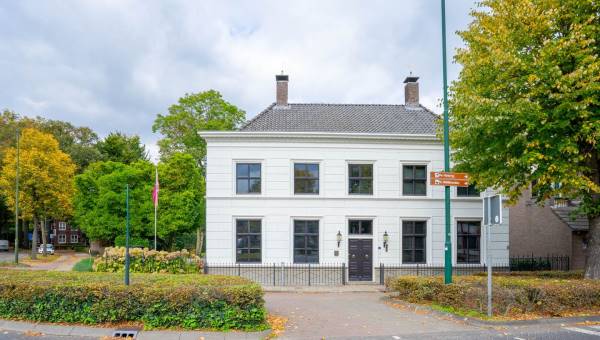 Bedrijfsruimte Dorpsstraat 1 Bakel