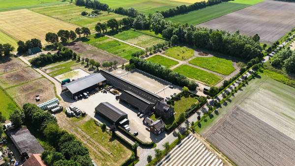 Agrarisch bedrijf Bergweg 14 Maria Hoop