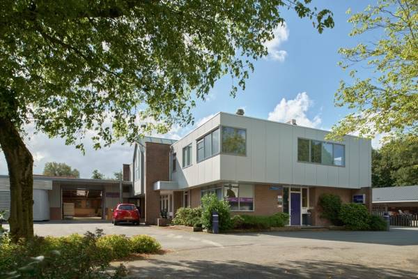 Bedrijfsruimte Aengwirderweg 129-A Luinjeberd