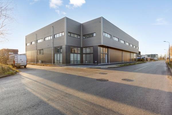 Bedrijfsruimte Luzernestraat 136 Nieuw-Vennep