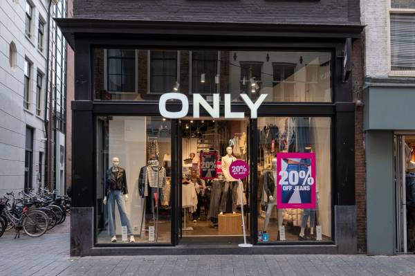 Winkelruimte Nieuwendijk 112 Amsterdam