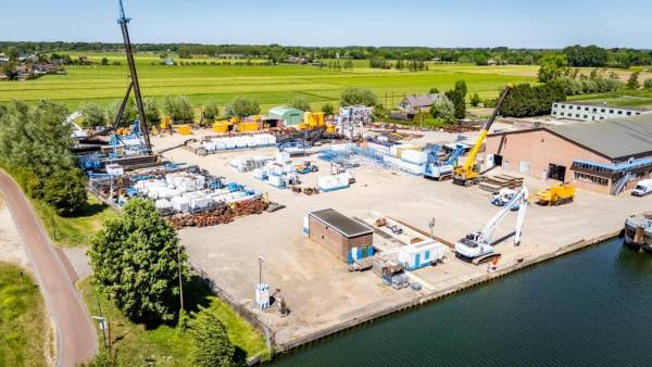 Verhard buitenterrein Straatweg 29-a Maarssen