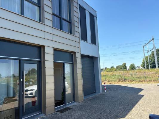 Bedrijfsruimte Faradaystraat 17- 14 Zwolle