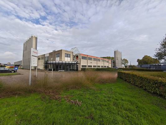 Bedrijfsruimte Veerstraat 24 Standdaarbuiten