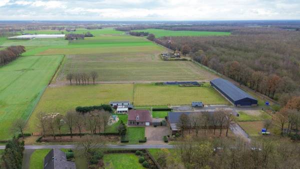Agrarisch bedrijf Breevennenweg 5 Leunen