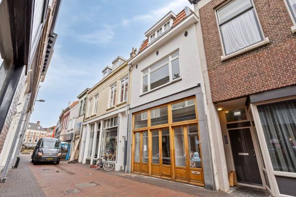 Winkelruimte Weerstraat 15 Tiel