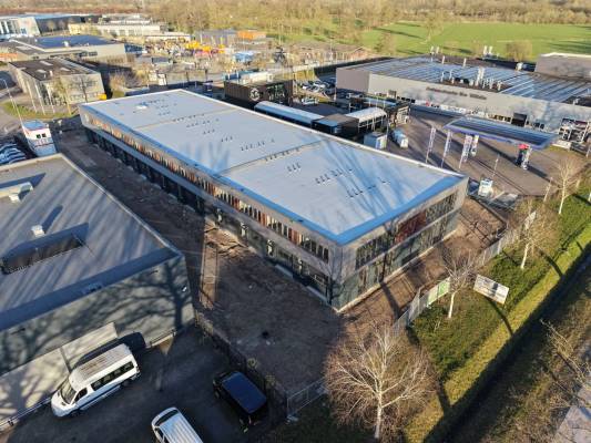 Bedrijfsruimte Riezebosweg 16- 06 Vaassen