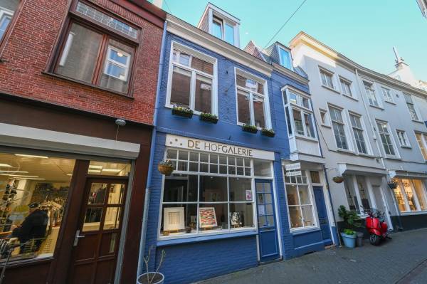 Winkelruimte Annastraat 1- 3 Den Haag