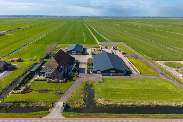 Bedrijfsruimte Straatweg 1 Follega