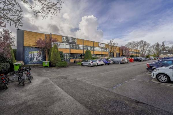 Bedrijfsruimte Veerpolder 12 Warmond