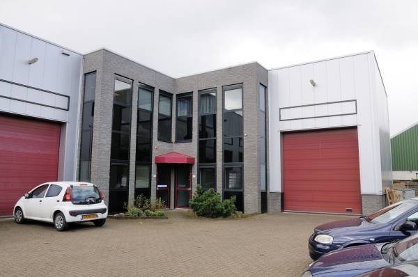 Bedrijfsruimte Latensteinse Rondweg 4- 10 Tiel