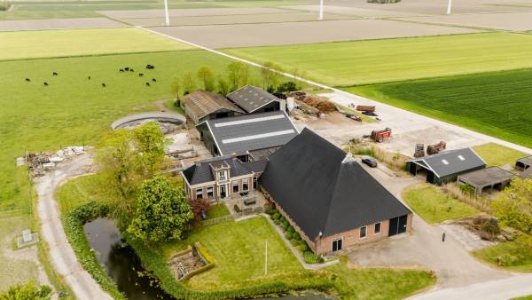 Agrarisch bedrijf Hoge Herenweg 8 Marrum