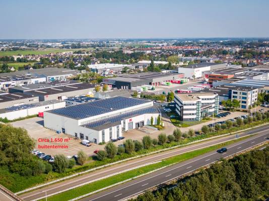 Verhard buitenterrein Hub van Doorneweg nabij 14A Sassenheim