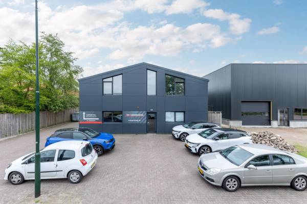 Bedrijfsruimte Industrieweg 24 Oost West en Middelbeers