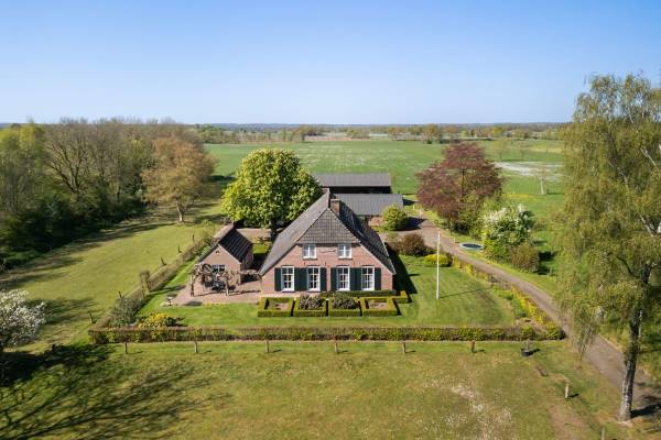 Agrarisch bedrijf Hallsedijk 13 Tonden