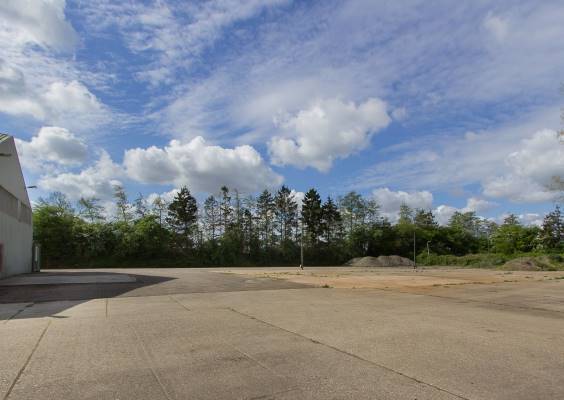 Verhard buitenterrein Hogevaart 125 Sprang-Capelle
