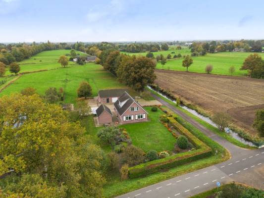 Agrarisch bedrijf Deventerstraat 130 Vaassen