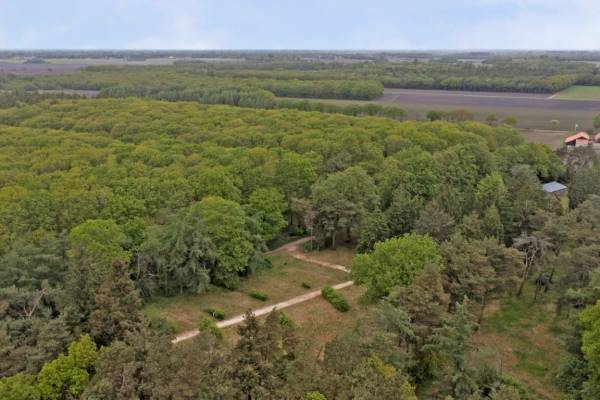 Bedrijfsruimte Meeuwenweg 12 Steenbergen (DR)