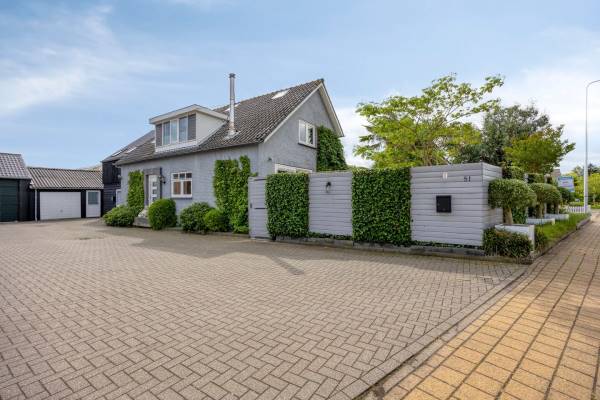 Bedrijfsruimte Floraweg 51 Roelofarendsveen