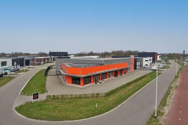 Bedrijfsruimte Rientjesoven 18 Borne