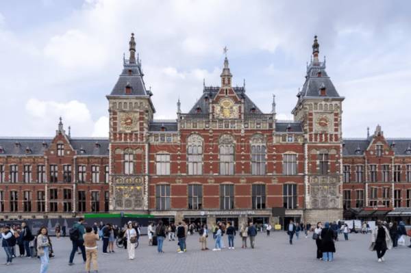 Horecagelegenheid Stationsplein 19-C Amsterdam