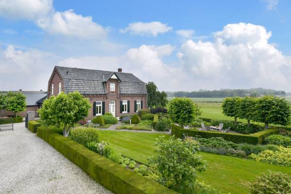 Bedrijfsruimte Aijenseweg 7 Bergen (LI)