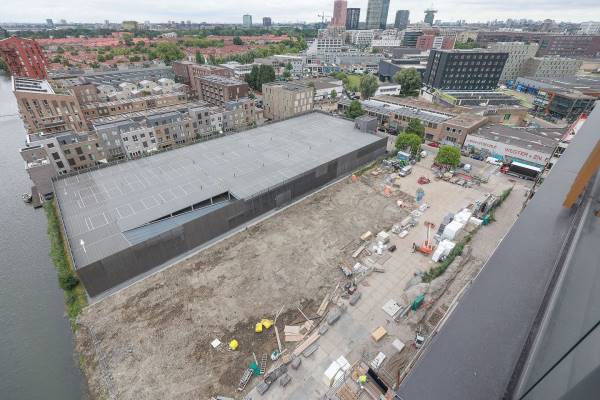 Verhard buitenterrein Distelweg 76 Amsterdam