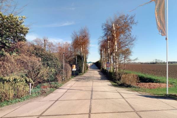 Verhard buitenterrein Slopsestraat Herveld