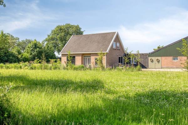 Agrarisch bedrijf Mandelandenweg 5-b Eelde