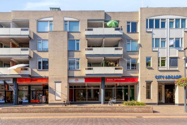Winkelruimte Van Boetzelaerstraat 9- 11 Alphen aan den Rijn