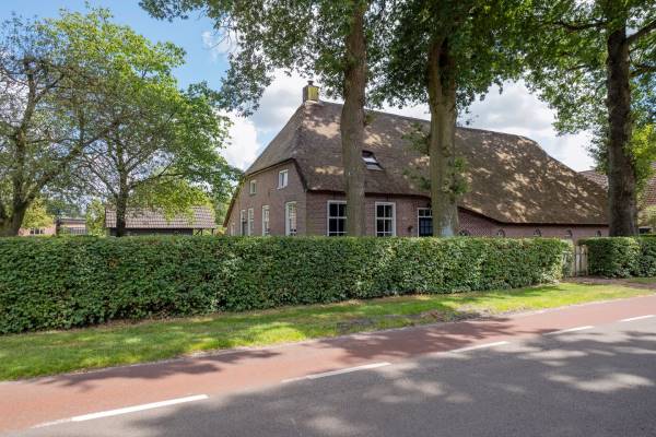 Agrarisch bedrijf Hoofdstraat 17 Zwiggelte