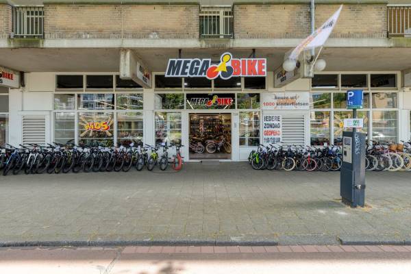 Winkelruimte Burgemeester van Walsumweg 526- 528 Rotterdam