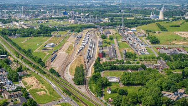 Verhard buitenterrein Prof. Van Krevelenstraat 10 Geleen